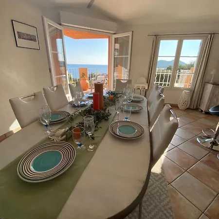 Villa D'agay Saint-Raphael (Var)